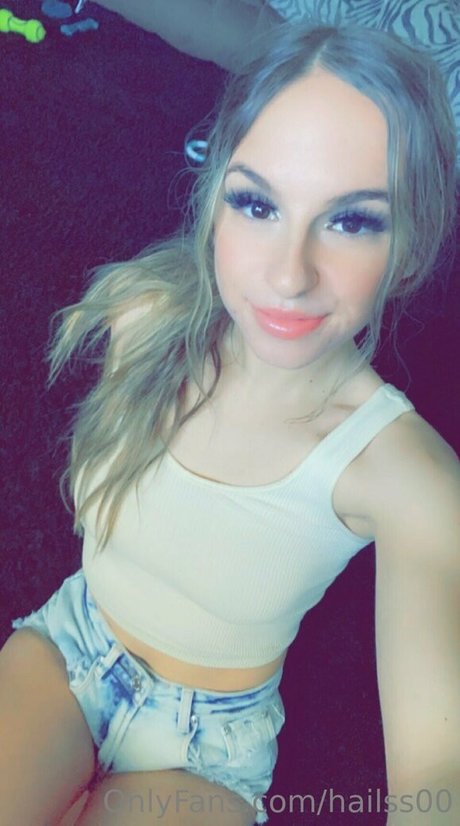 hailss00 xxx model pictures