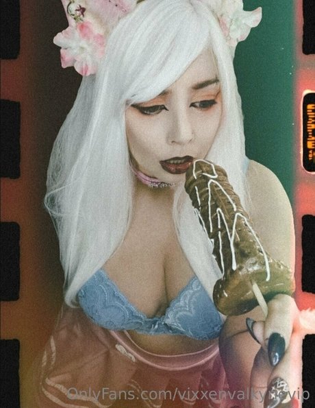 vixxenvalkyrievip erotic star image