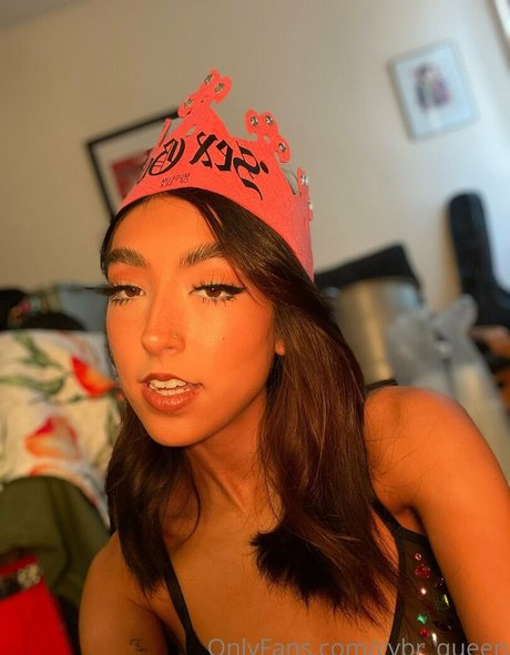 cybr queen sex actress galleries