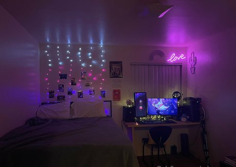 cybr queen top model photo