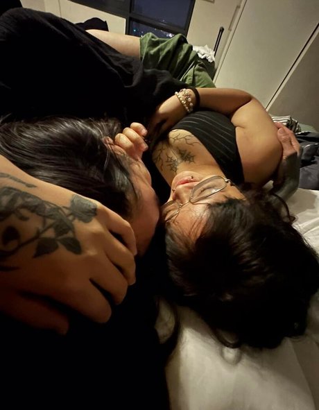 on1ashie erotic actress galleries