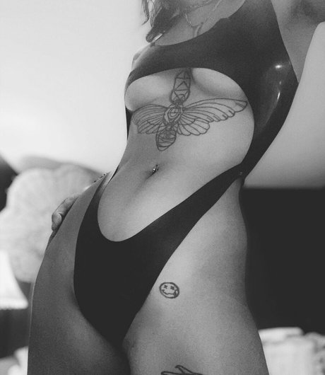 skuunx star sexy pictures