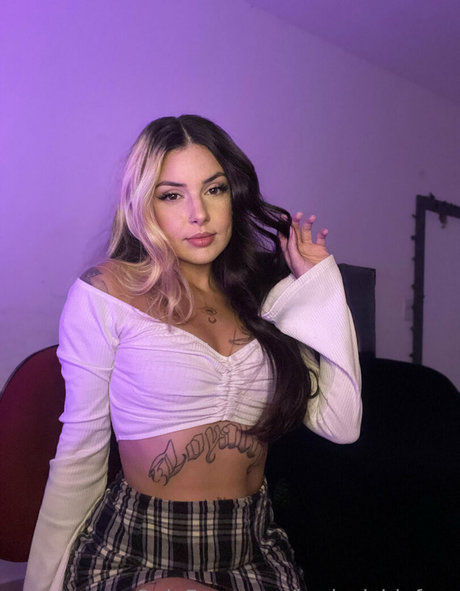 badsuicidefree nude model photo