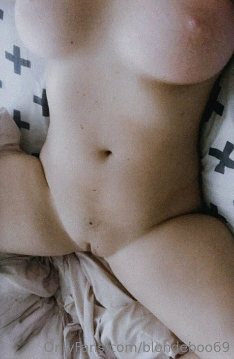 blondeboo69 perfect star pics