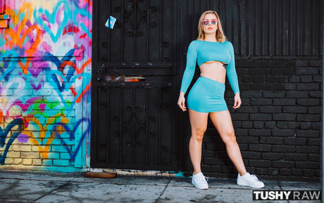 Sloan Harper erotic pornstar pic