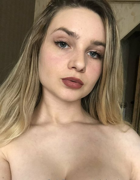 violetcherryy pretty actress pics