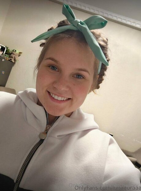 violetcherryy erotic actress images