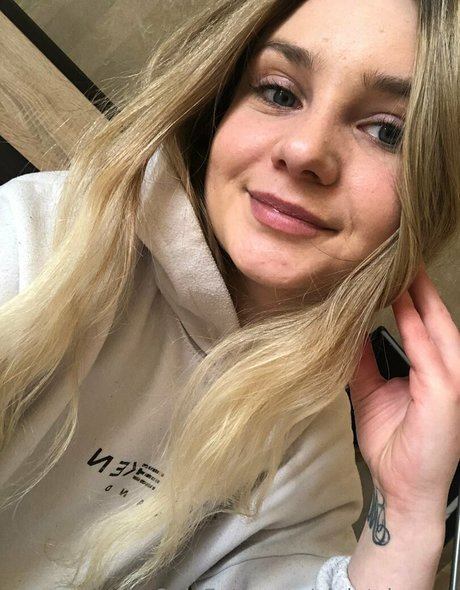 violetcherryy pretty pornstar img