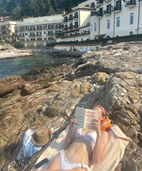 Iris Apatow exclusive star image