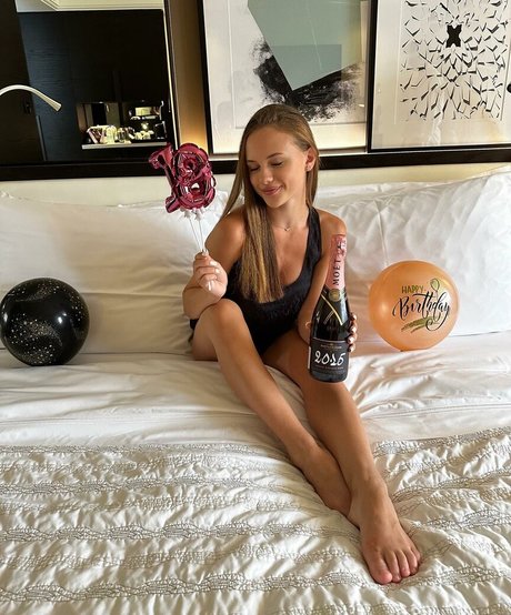 Kristina Shmidt model naked pic