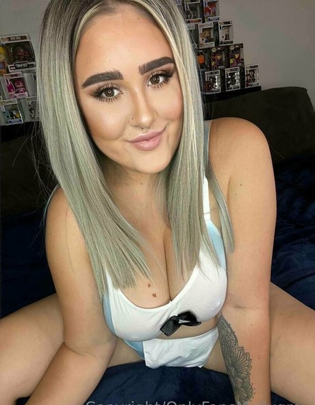 itsmollygrey naked actress galleries