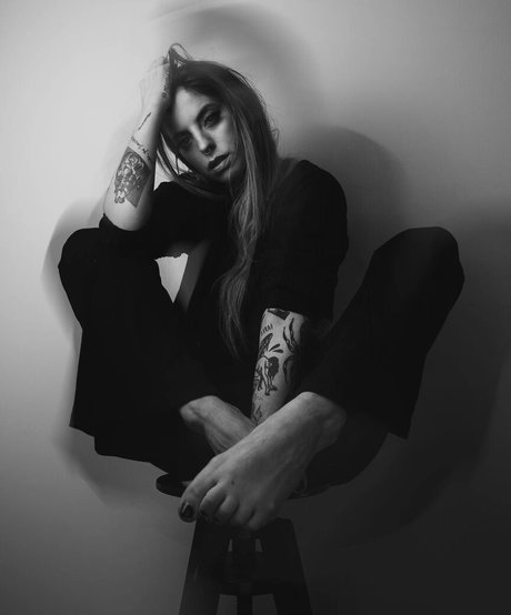 Brokenmirror__ perfect actress img