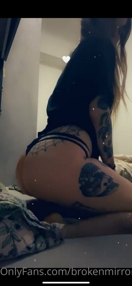 Brokenmirror__ top pornstar picture