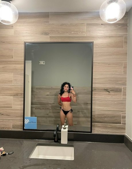 alluringliyahh nudes star pictures