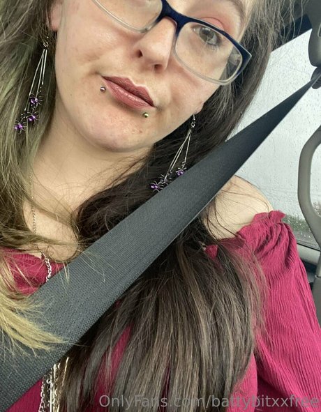 battybitxxfree star naked galleries