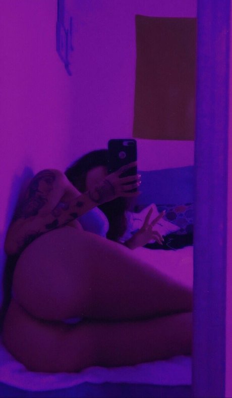 Paaaubg nude model picture