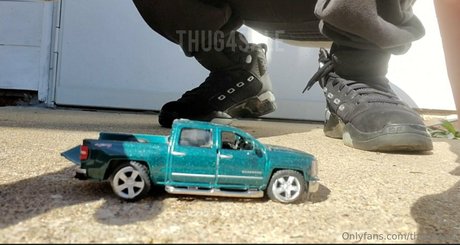 thug4sale exclusive model pics