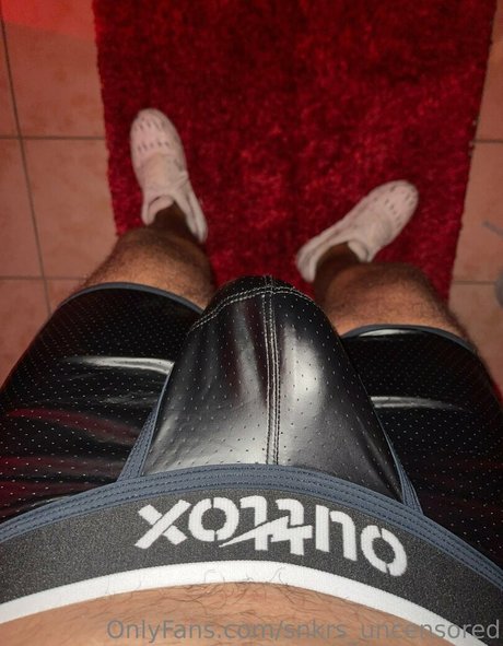 snkrs uncensored model hd image