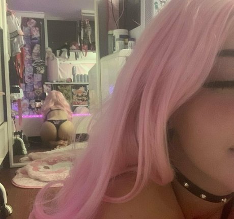 strawberrywolfgirl star nudes picture