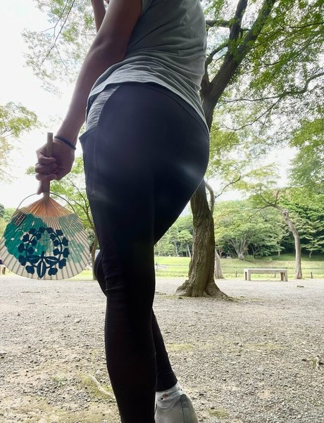 sprtpscrtthrowaway model pretty photo