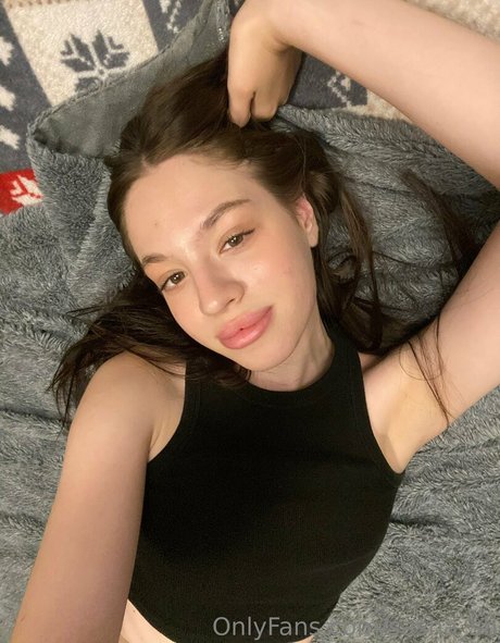 sasha sh beautiful actress image