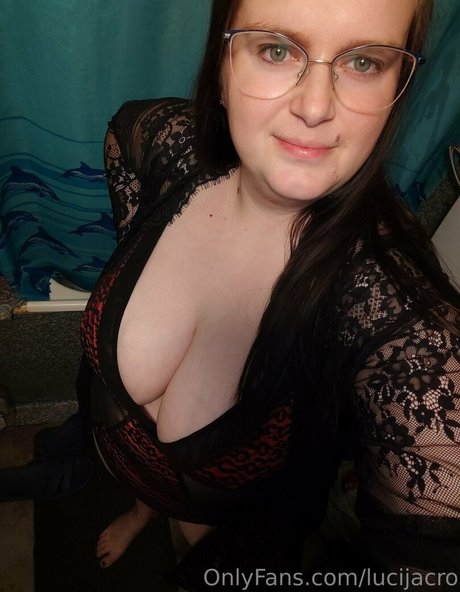 lucijacro sex model pictures