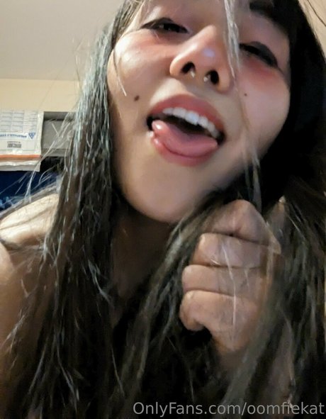 oomfiekat pretty actress img