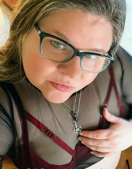 shegoesdown free pretty actress photo