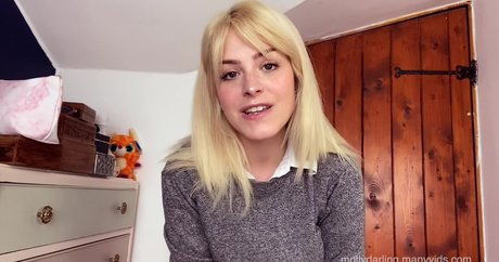 Molly Darling high quality actress img