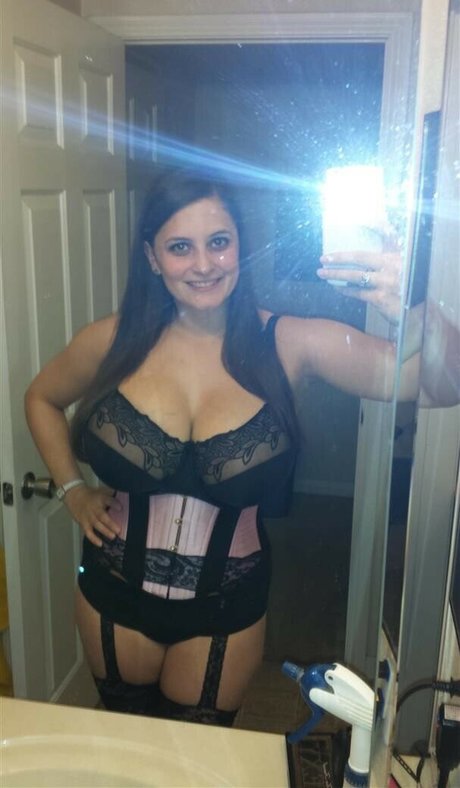 Sundreams90 star naked pic