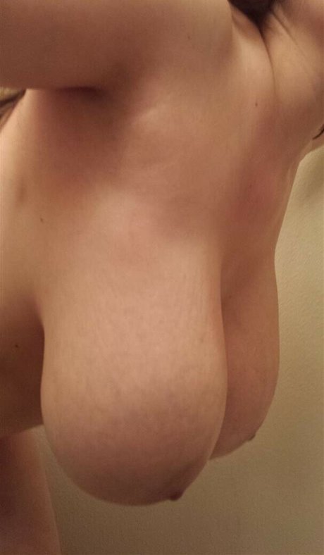 Sundreams90 adult star pictures