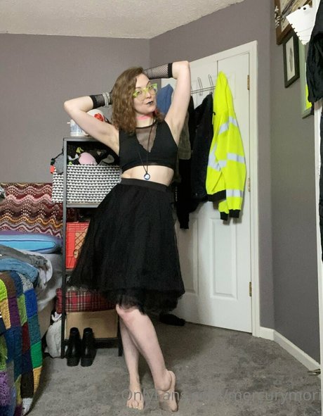 mercurymori pornographic star picture