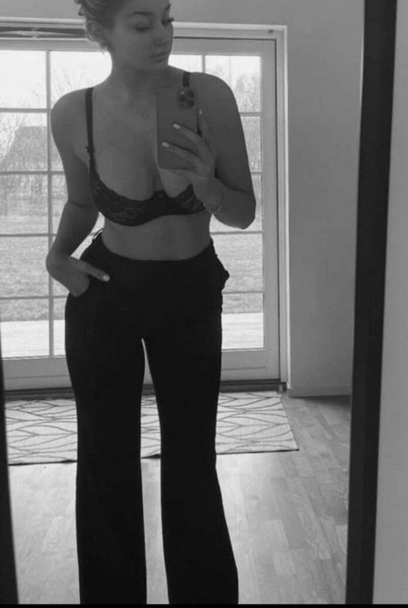 Roza Tas model xxx pictures