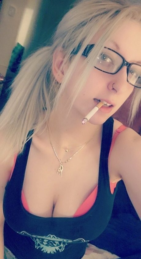 sofieyoungxxx nude model pic