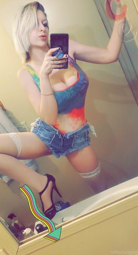 sofieyoungxxx naked star photo