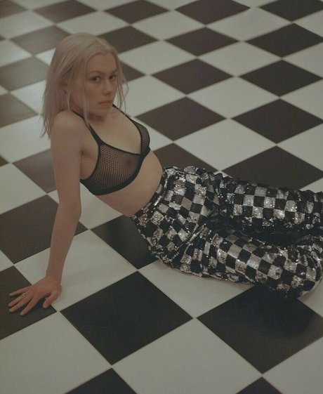 Phoebe Bridgers pornstar sexy photo