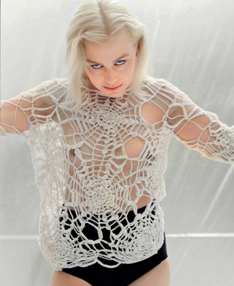 Phoebe Bridgers perfect pornstar img