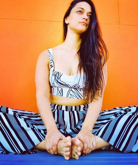 Sara Tomko star pretty photos