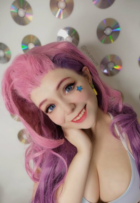 Nikawuw hot star images