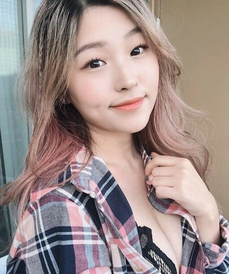 Kang Hee Yoon nudes actress picture