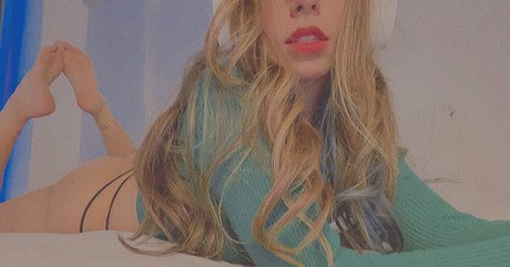 Pizza alien best actress photos