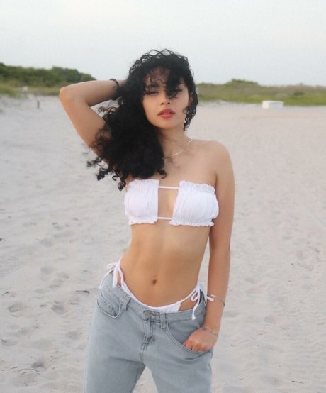 Ashleyrqe pornstar high quality picture