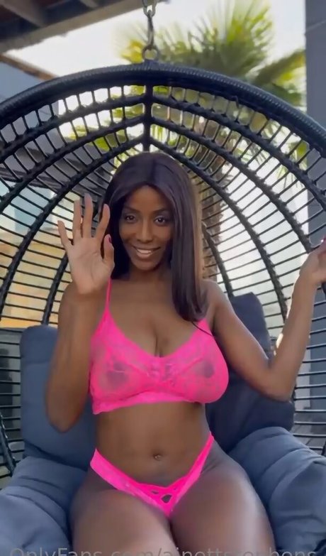 Ainett Stephens Profile pic