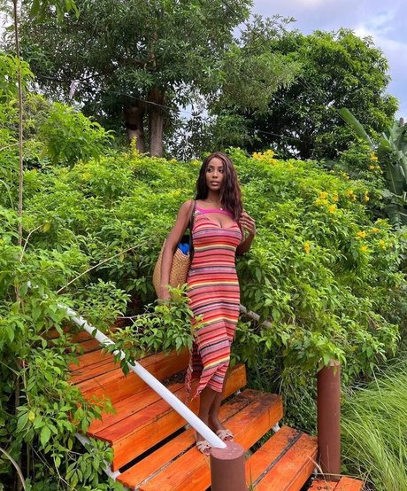 Ainett Stephens nude actress galleries