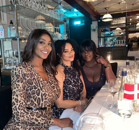 Ainett Stephens naked star picture