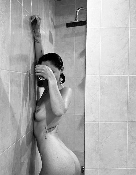 MakMary M pornstar hd pic