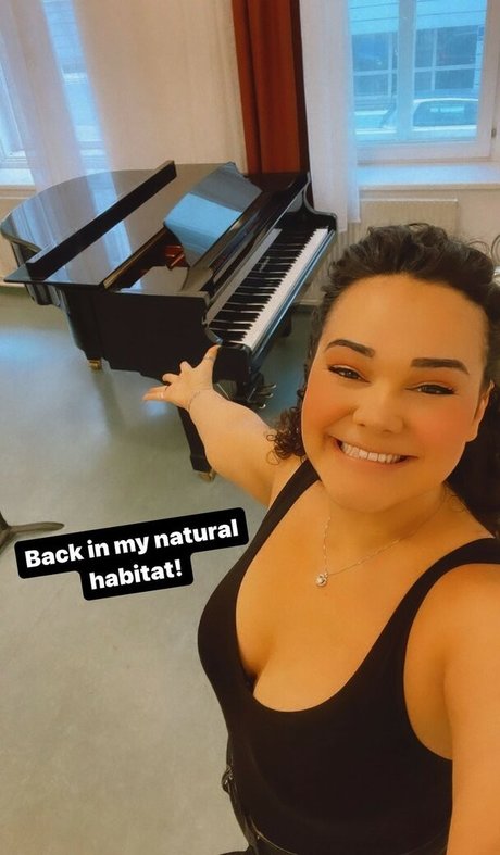 Maggie Renee star adult photos