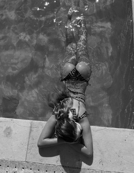 Nicole Loures star pretty pic