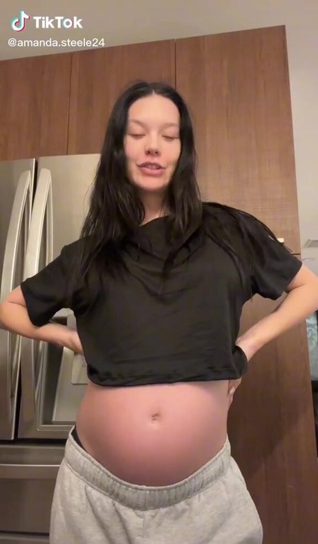 Amanda Steele nude star photo