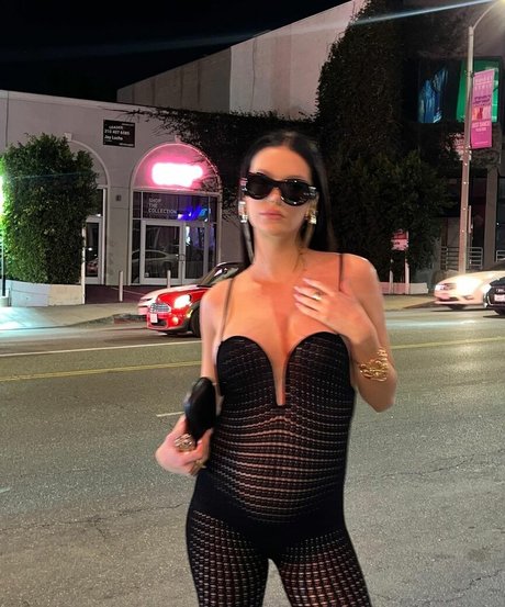 Amanda Steele naked pornstar picture